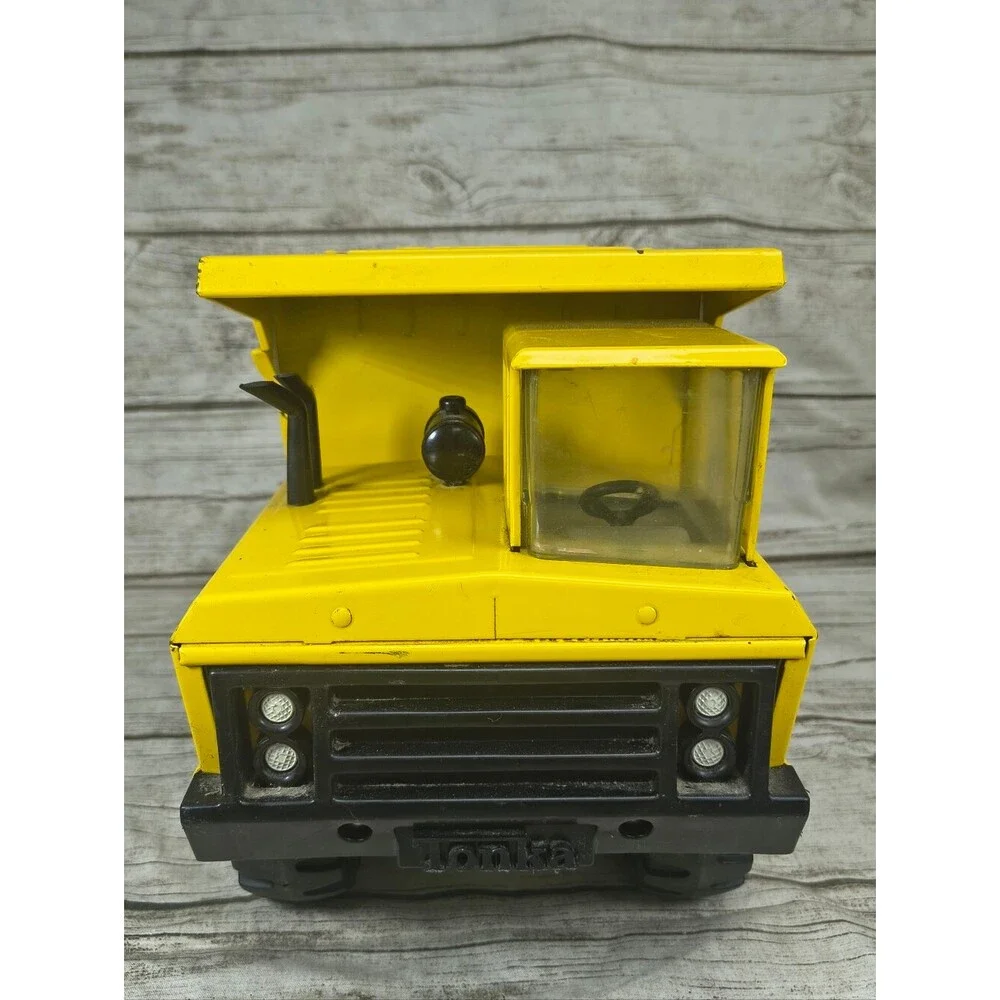 Vintage Mighty Tonka Dump Truck 1970s XMB-975 Yellow All Metal Frame